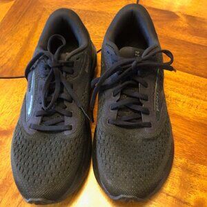 Brooks adrenalin GTS 24